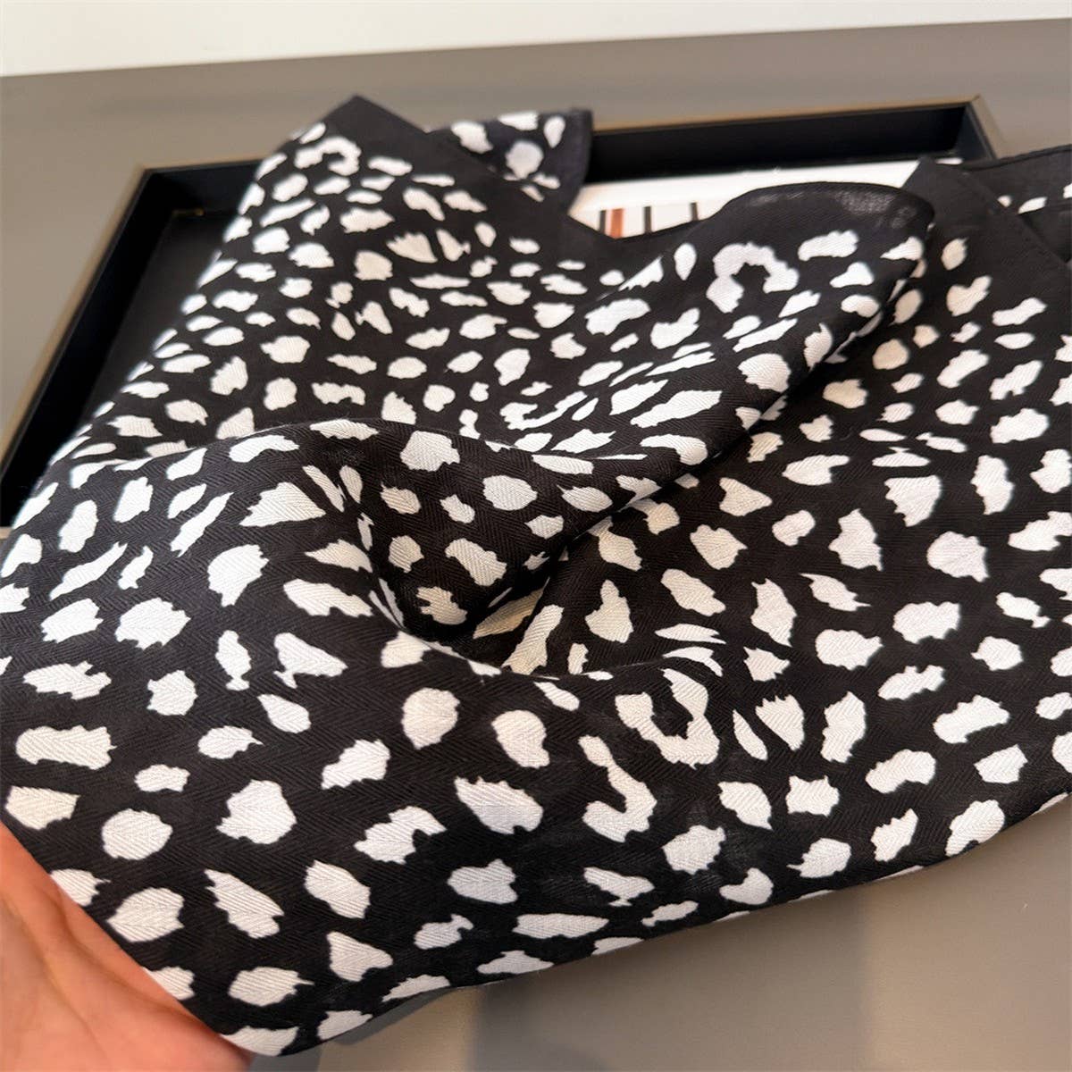 ACCITY - Wholesale Head Scarf - Women's - Vintage Leopard Herringbone Linen Headscarf_CWASC0342611