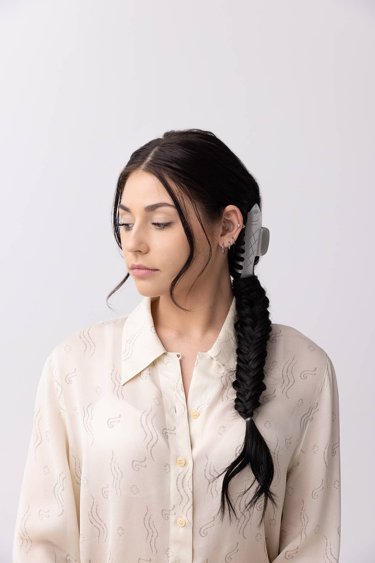 WINONA IRENE - Wholesale Hair Clip - Women's - Herring Fish Silver Acetate Hair Claw with Rhinestone Eye2