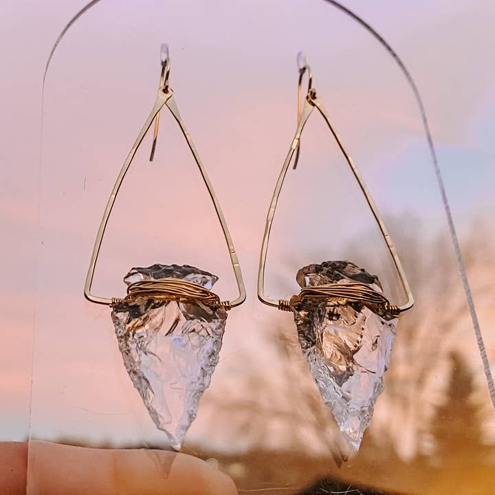 Brincos de ponta de flecha de cristal de quartzo Nala por atacado de Derive Jewelry