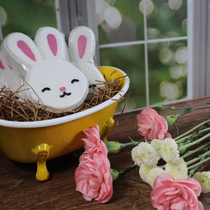 Wicked Bubbles LLC - Wholesale Bath Bomb/Fizz - Bunny Bath bomb - 5.5 oz - Fairy Dust Scent1