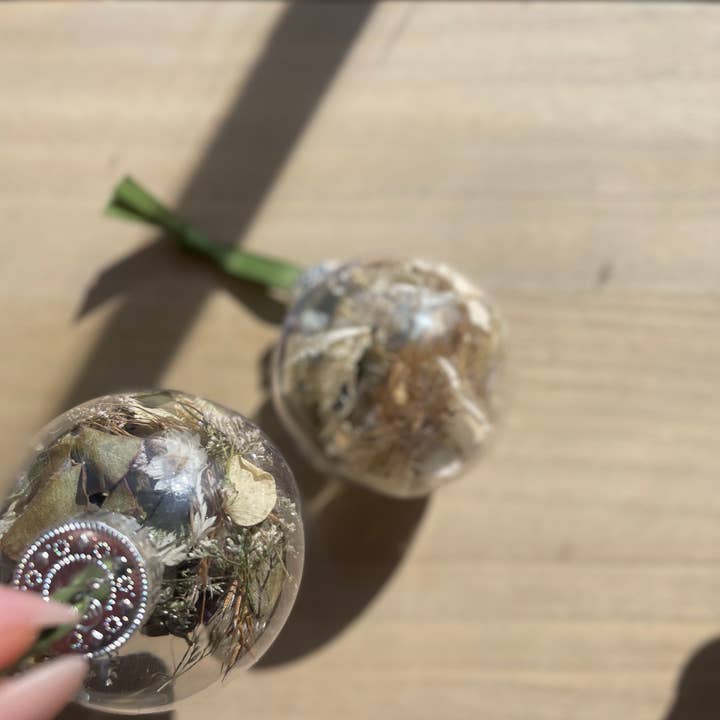 Moss and Magnolia - Wholesale Christmas Decoration - Opening Packages (Christmas Baubles)3