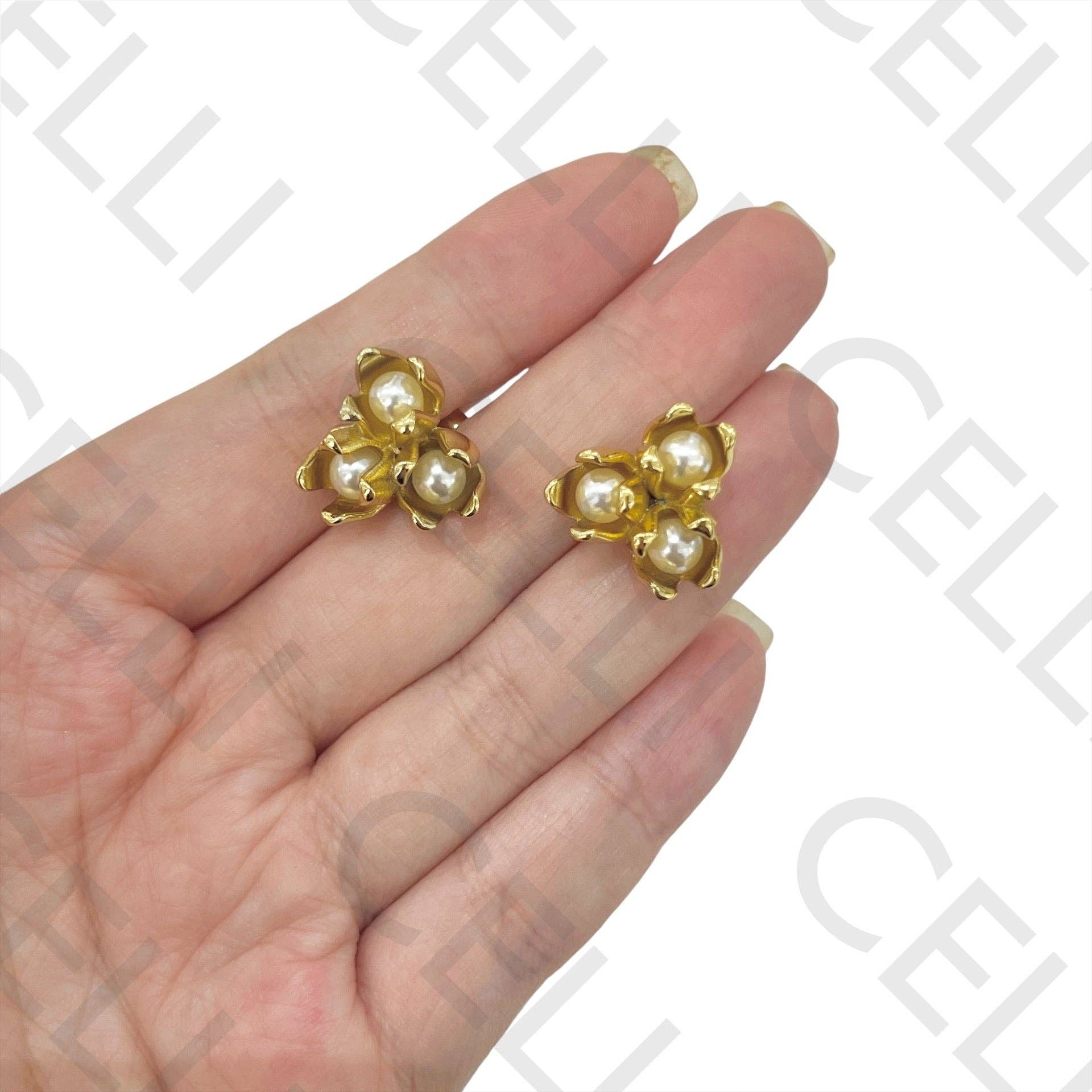 Celli Biju - Vente Clous d'oreille - Boucle d'oreille en acier - Fleur avec perles1