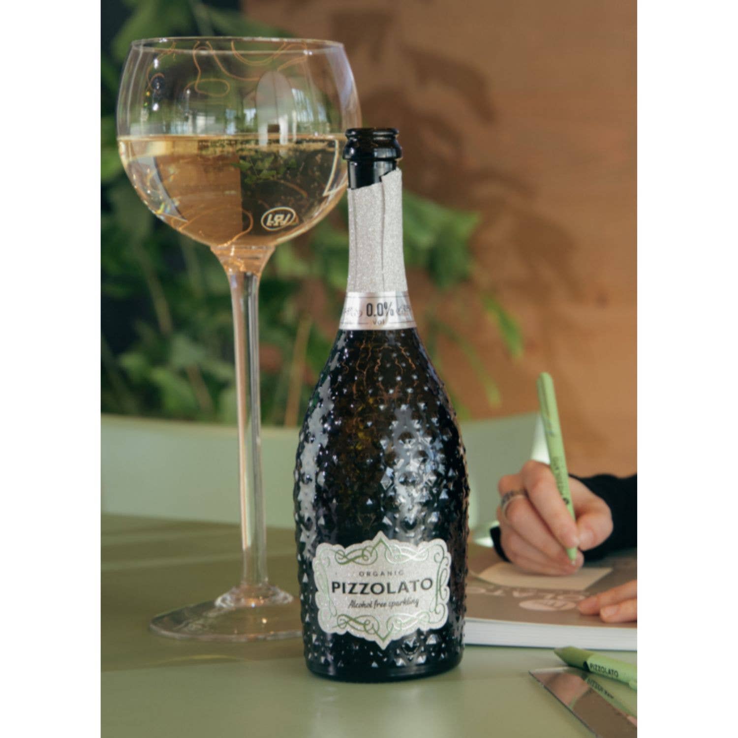 Wine And More - Venta al por mayor Licores/vinos/cervezas sin alcohol - PIZZOLATO espumoso sin alcohol “M-use”2