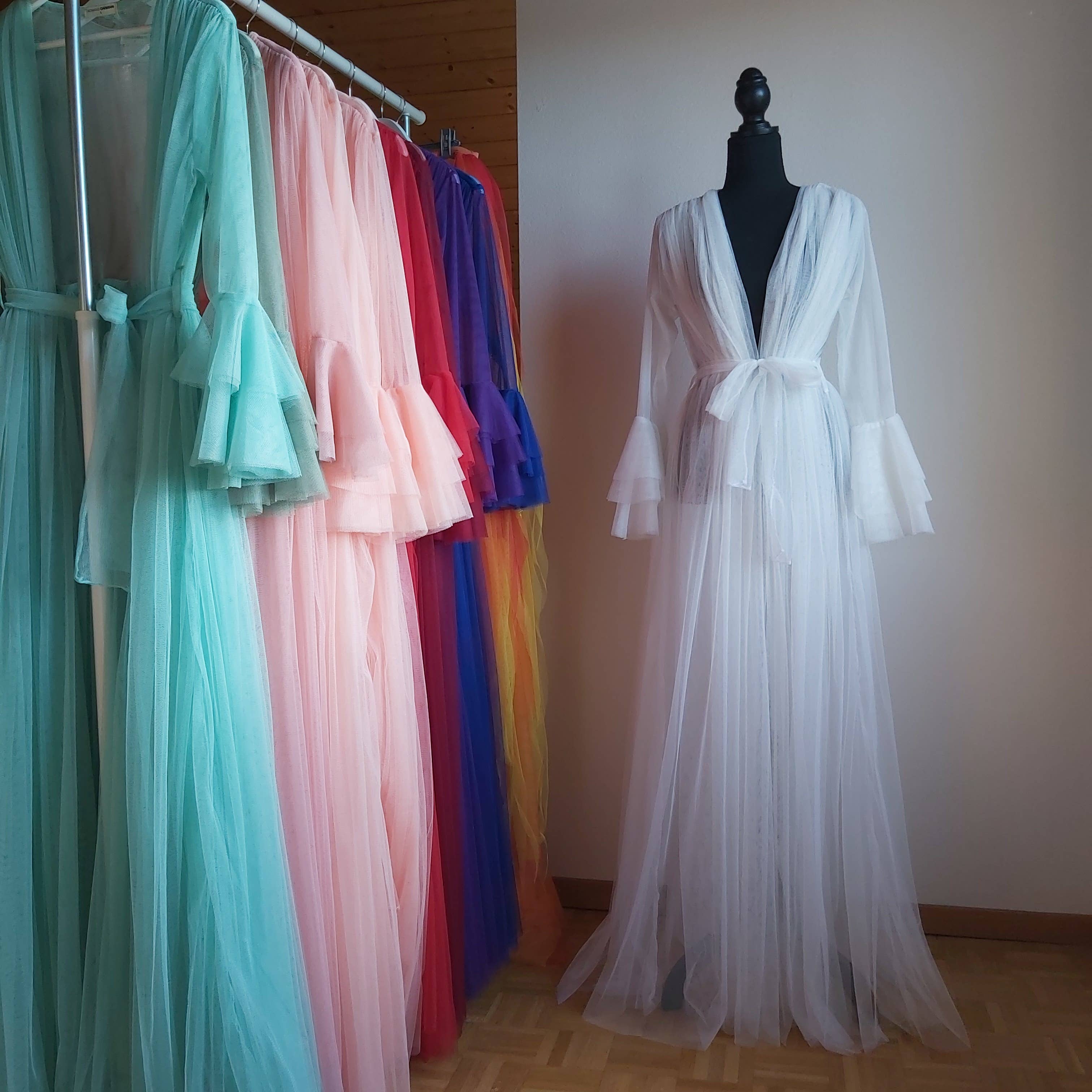 Komang Darmiani – Engroshandel Aftenkjole - Dame – Tylkjole i hvid1