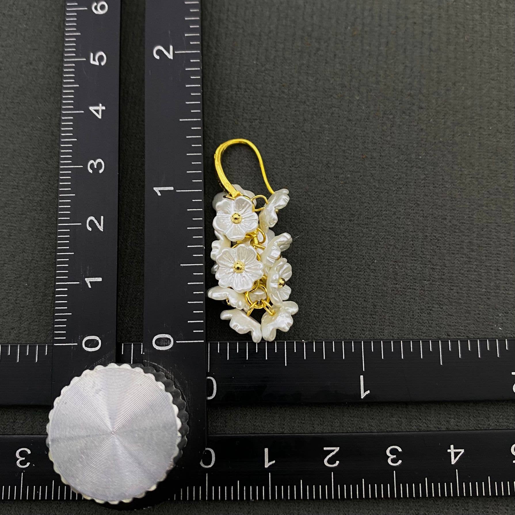Mio Queena - Wholesale Dangle Earrings - White Flower Fringe Earrings3