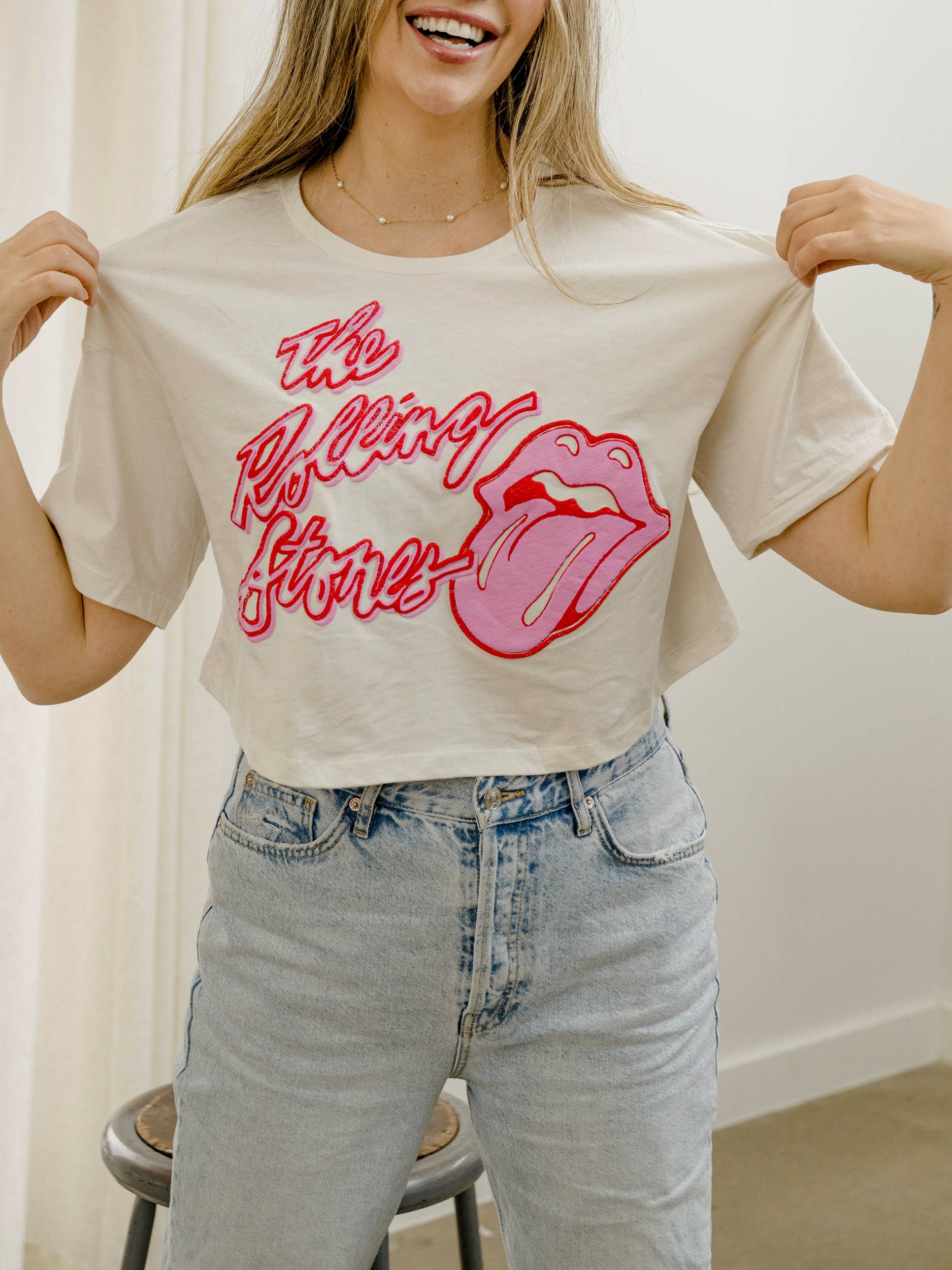 LivyLu - Wholesale Screen Printed T-Shirt - Women's - Rolling Stones Malibu Puff Ink Off White Cropped Graphic Tee4