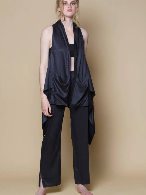 Gilet a dondolo in seta vegana per la vendita all'ingrosso da parte di KOKORO ORGANICS LTD