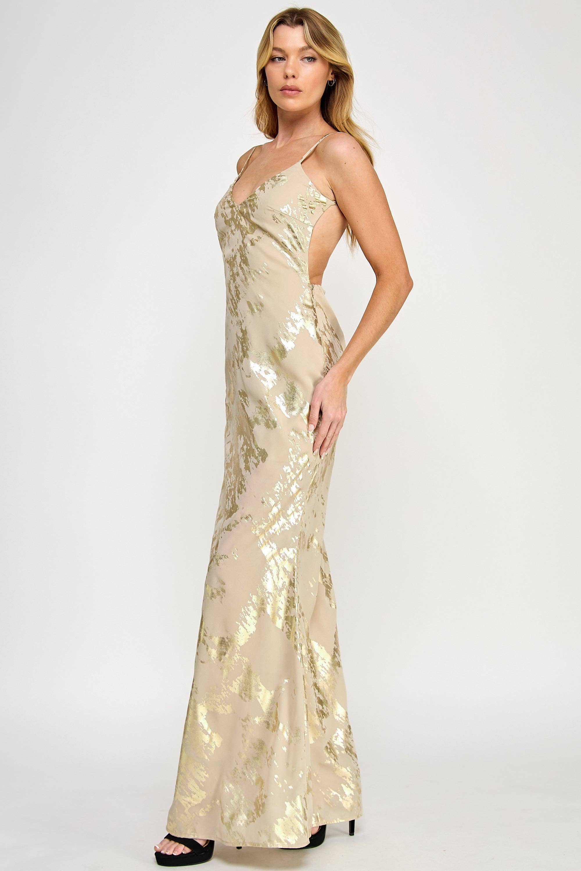 Vestis M - Wholesale Dress - Women's - Gold Foil Open Back Sleeveless Maxi Dress5