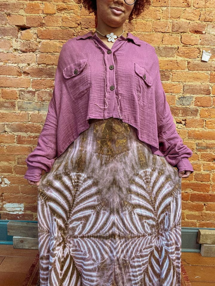 Gardenbelle Shop – Casaco camiseiro – Mulher por atacado – Shacket cropped boho de bambu com botões, camada sobreposta12