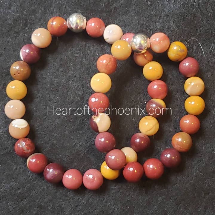 Bracelet Mookaite Jasper adulte/enfant ou tailles personnalisées pour la vente par Heart of The Phoenix