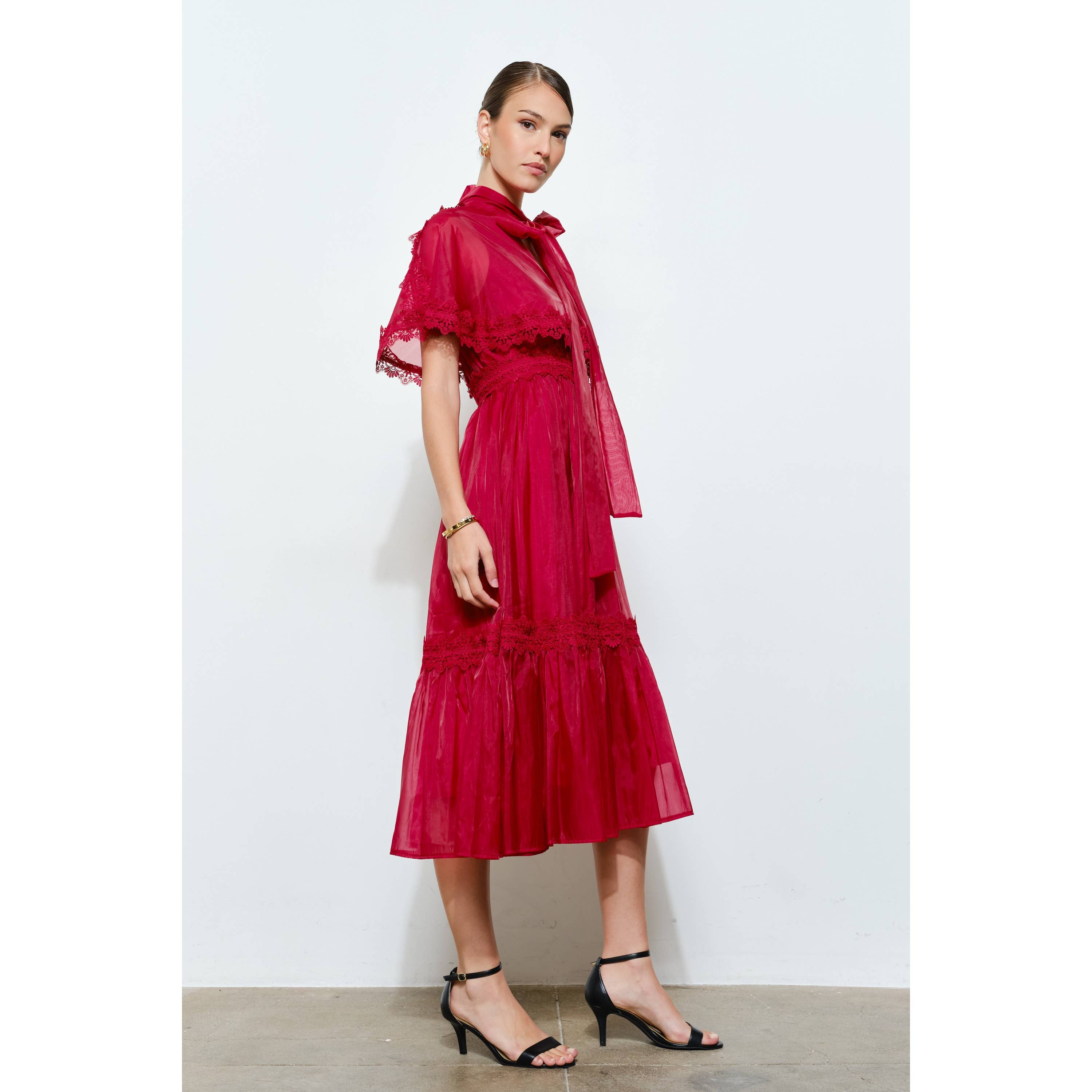 INA – wholesale Klänning - Dam – Fluga Cape-Stil Volang Spets Organza Klänning9