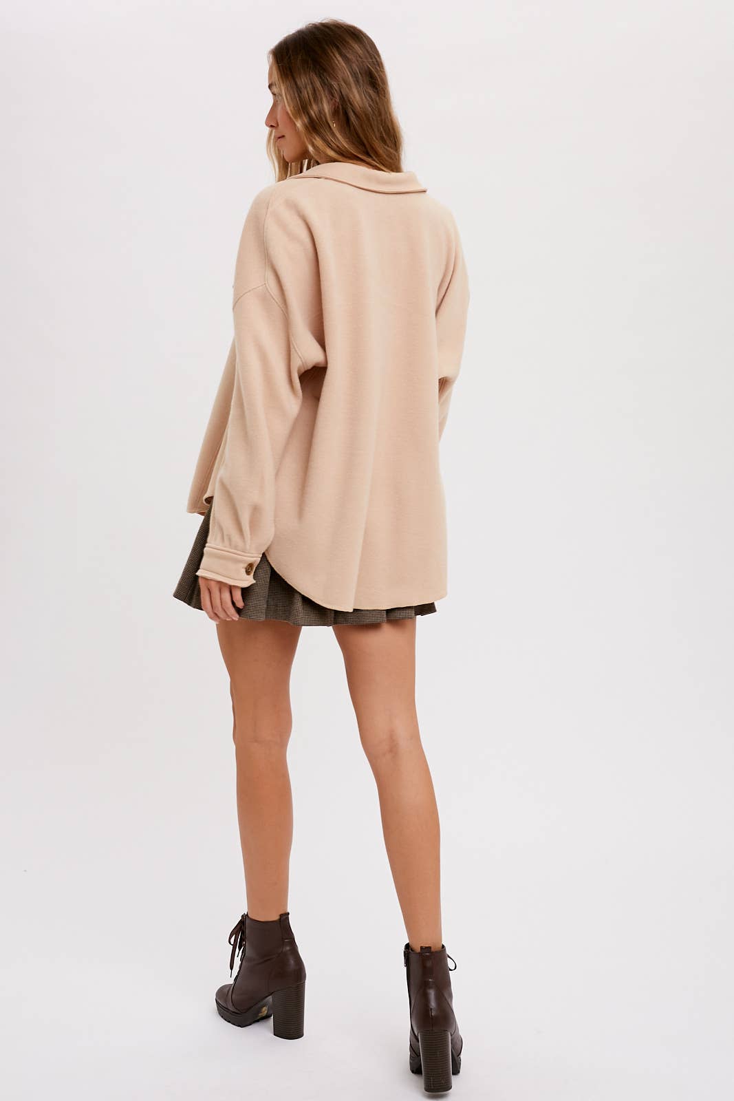 Bluivy – Engroshandel Skjortejakke/shacket – til kvinder – BØRSTET TERRY KNAP OP SHACKET9