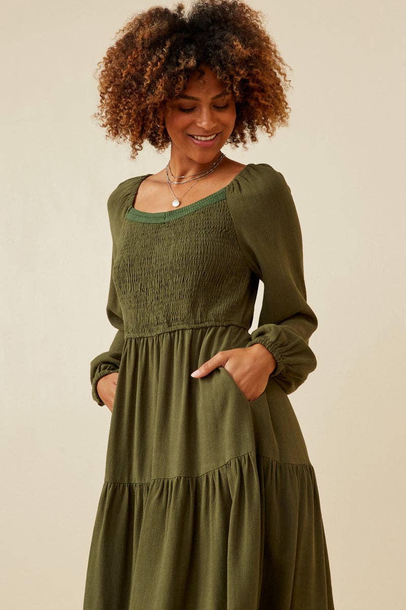 Hayden LA - Vente Robe – femme - Robe à étages pour femmes avec encolure à smocks et bordure en dentelle15