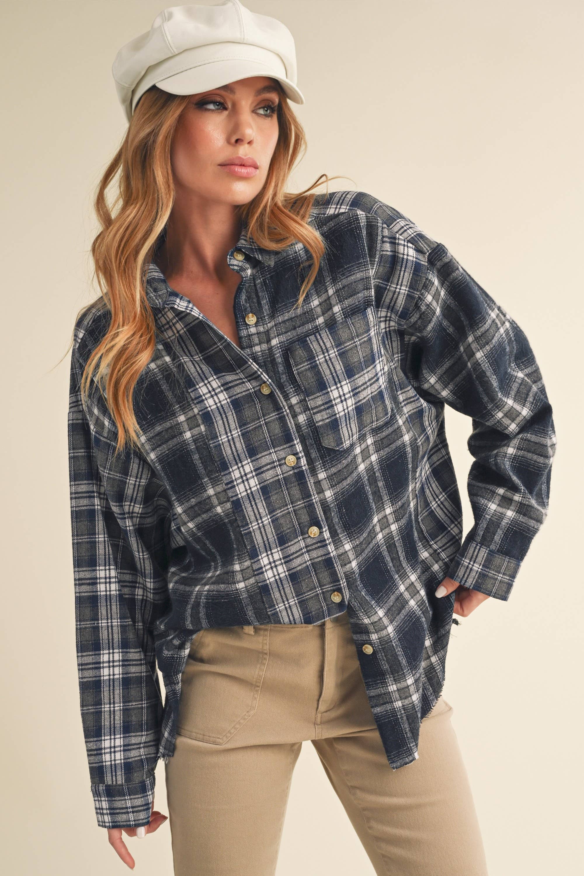 AEMI + CO – Camisa com botões no colarinho – Mulher por atacado – Camisa de flanela oversized Noelle 845AN13