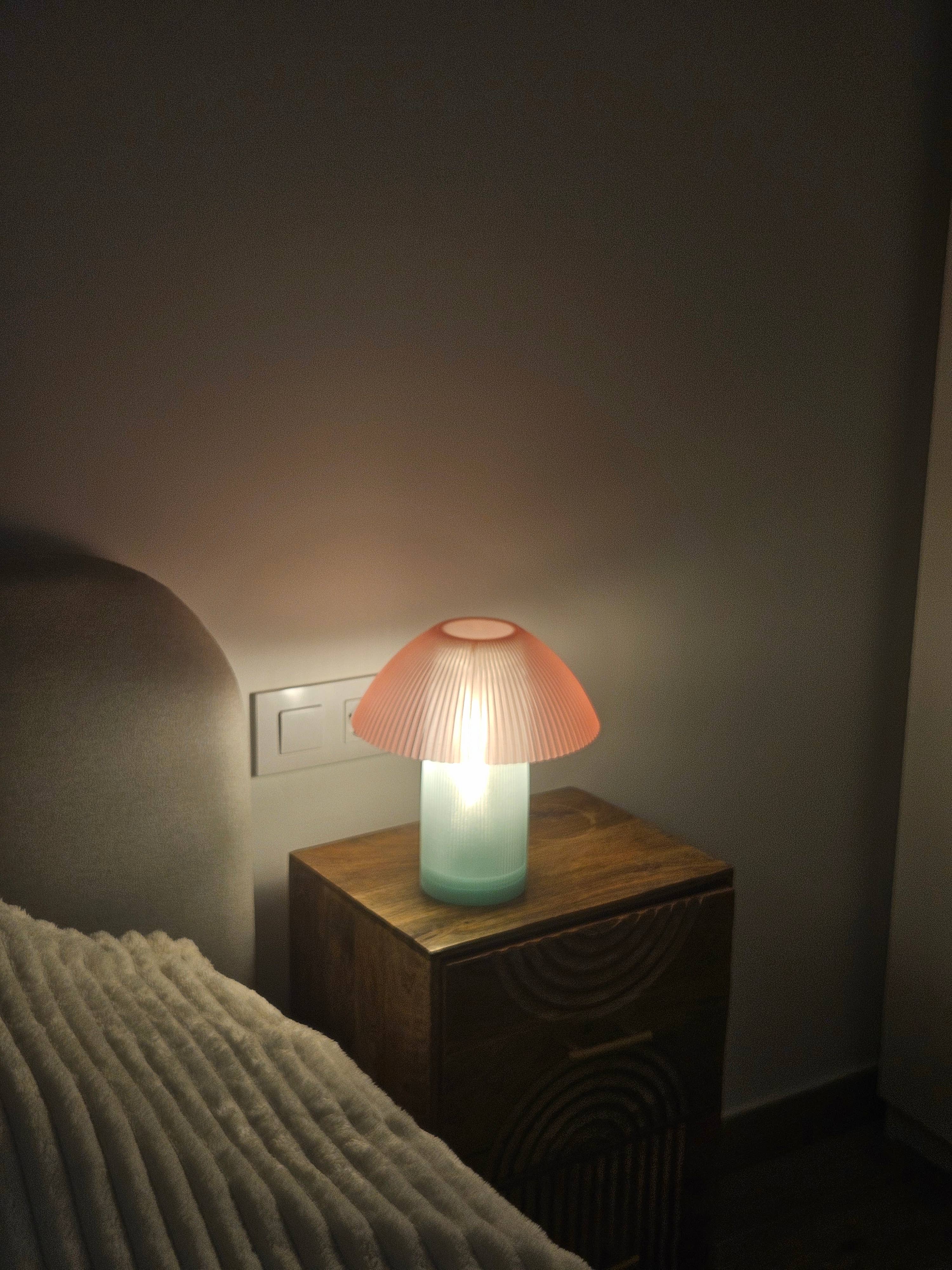 Coast Fig – wholesale Accent-/skrivbordslampa – Shroom Bordslampa Jade & Persika4