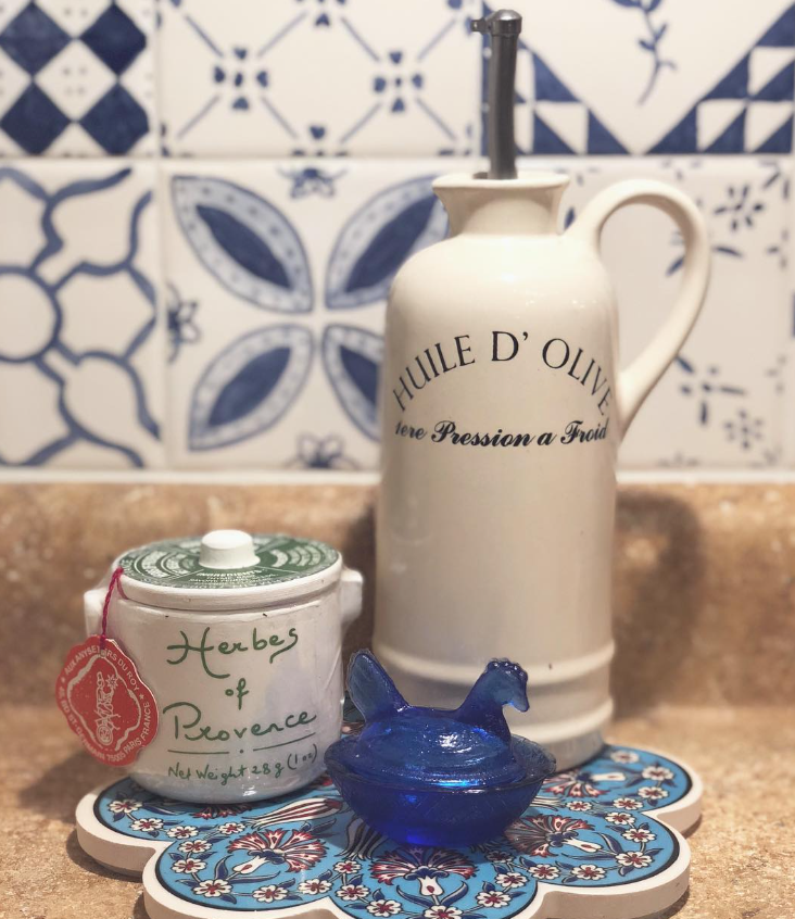 Gourmet Food Solutions, Inc. - Wholesale Herbs - Herbs de Provence in a handmade crock | Anysetiers du Roy3