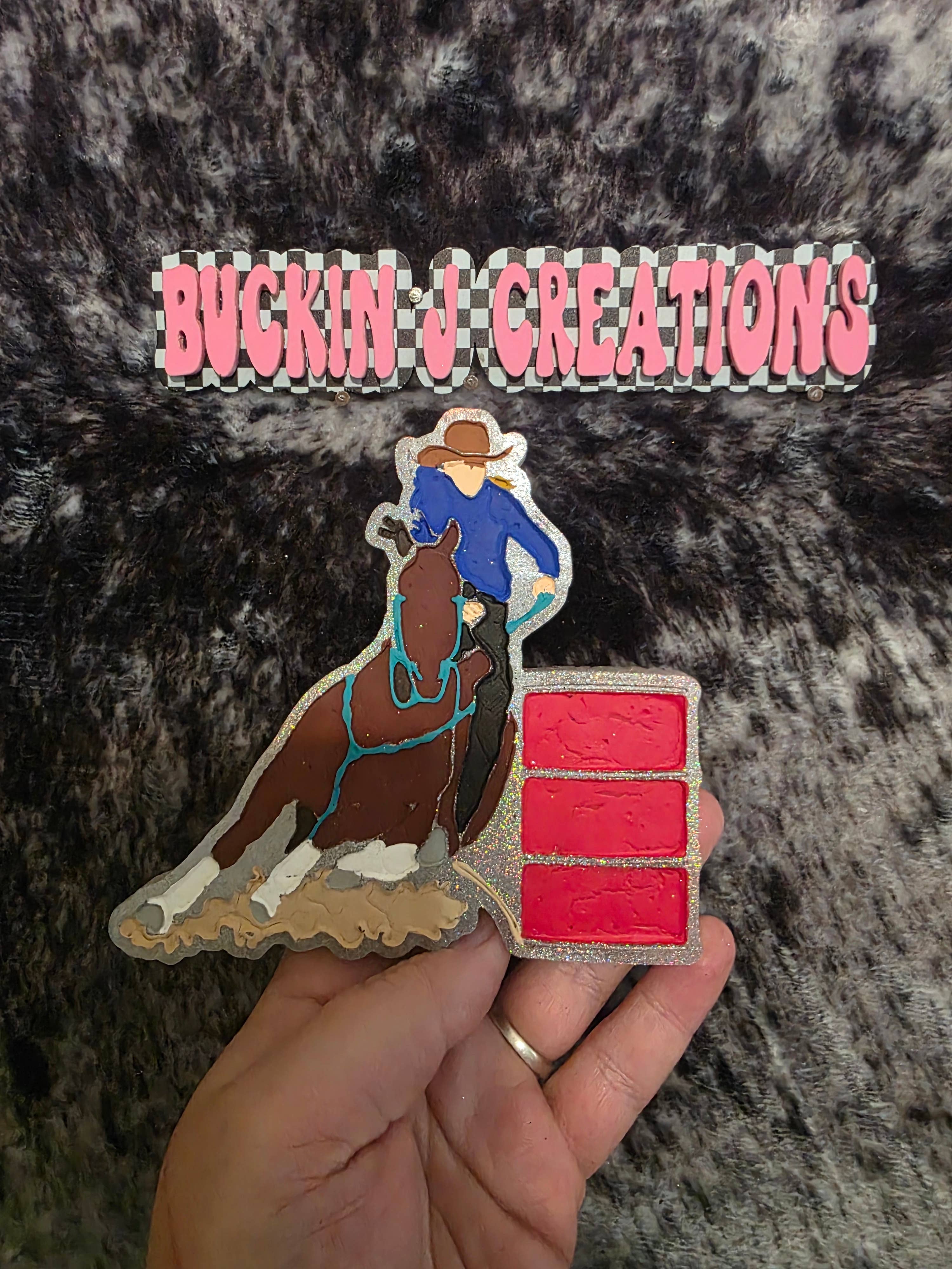 Buckin J Creations - Vente Désodorisant pour voiture – femme - Désodorisant de voiture fait main pour coureur de baril3