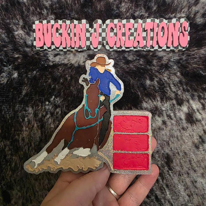 Buckin J Creations - Vente Désodorisant pour voiture – femme - Désodorisant de voiture fait main pour coureur de baril3