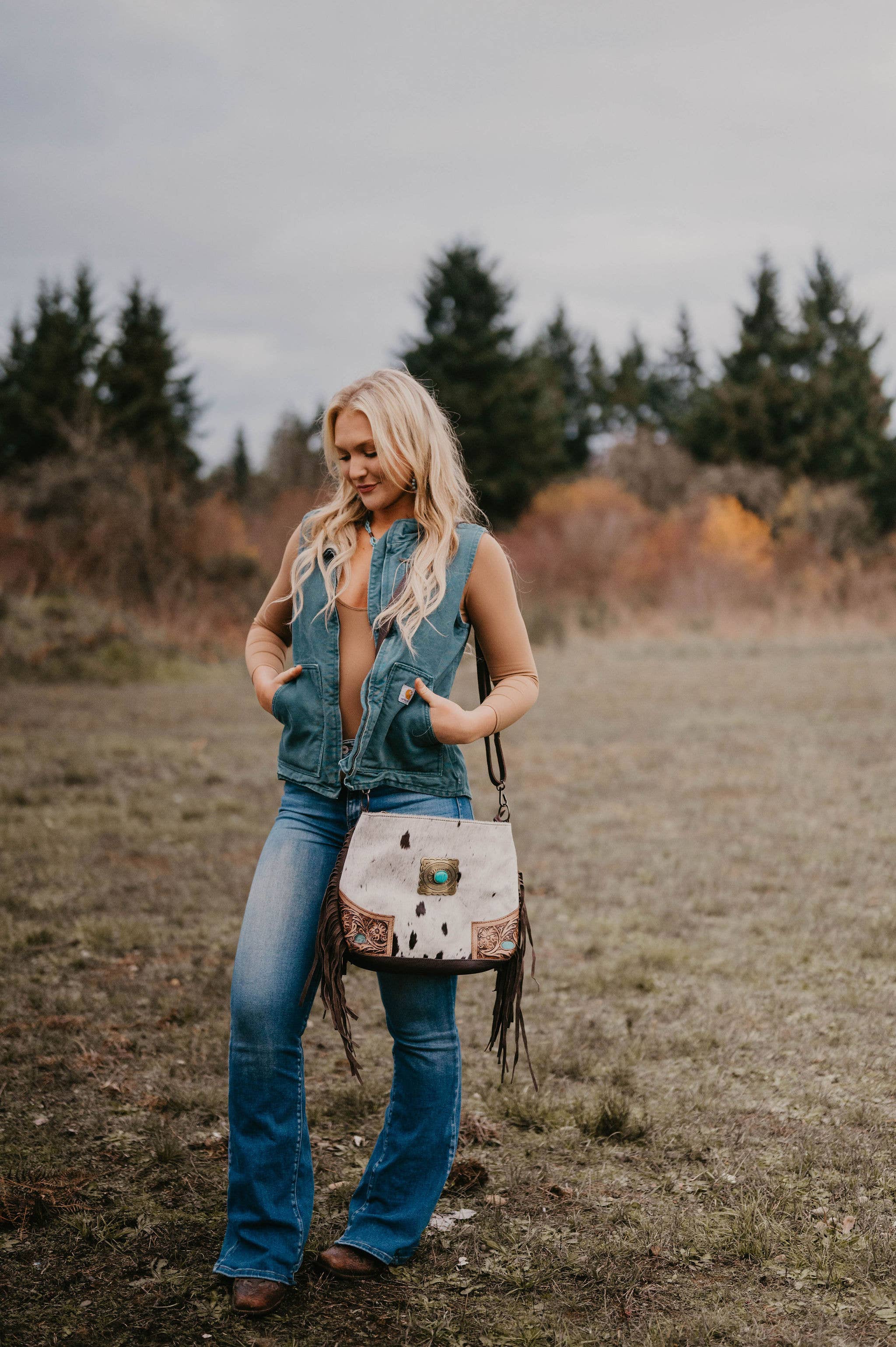 FRINGE & LUXE - Wholesale Crossbody Bag - Women's - Cowhide tooling carved fringe bag1