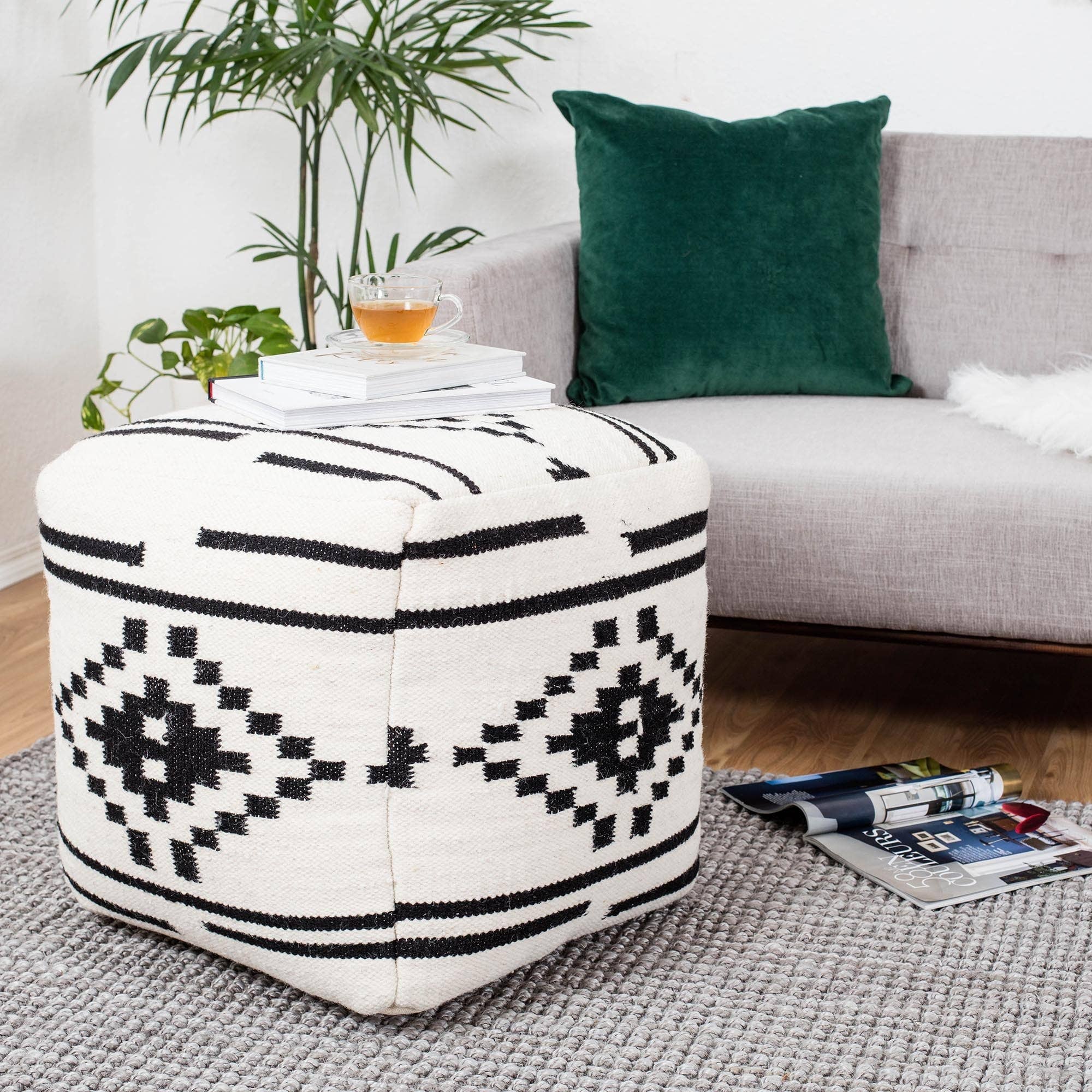 Anji Mountain - Wholesale Pouf - Noir Noor1
