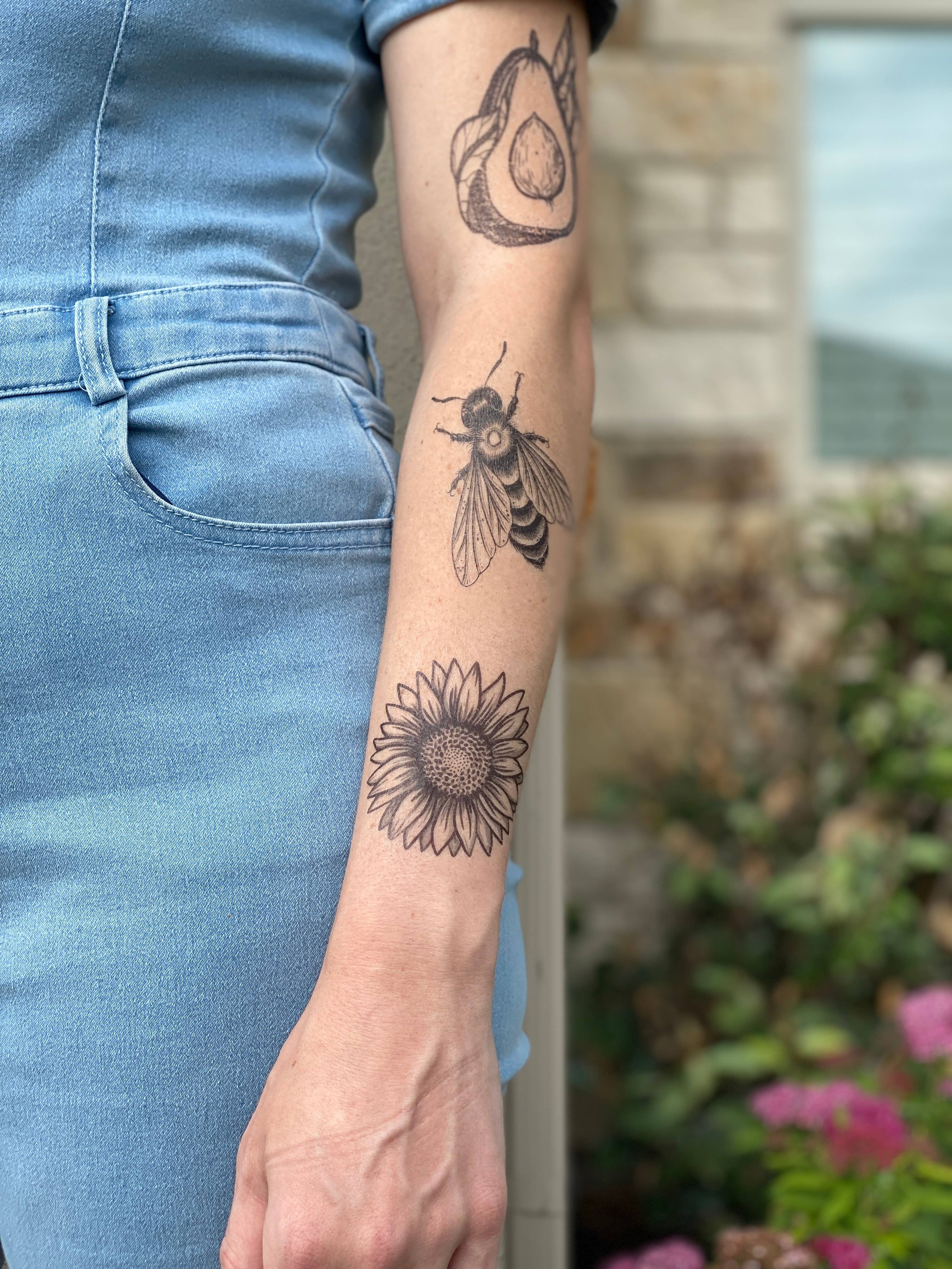 NatureTats - Wholesale Temporary Tattoo - Big Bee Temporary Tattoo9
