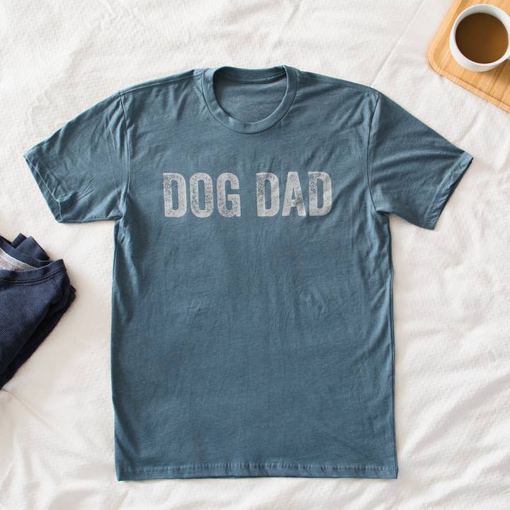 Dog Dad Herren-T-Shirt in Indigo Blau für den Großhandel von Take it 'N' Leave it