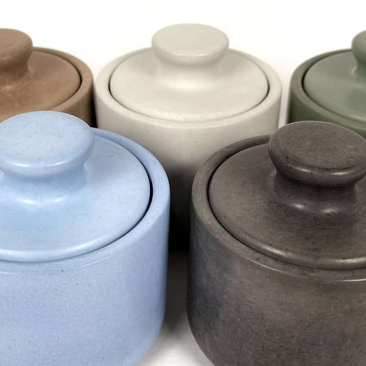 Bordssalt | 3" Concrete container with lid and other Purchase Wholesale viltmaterialen. Free Returns & Net 60 Terms on Faire trending on Faire.