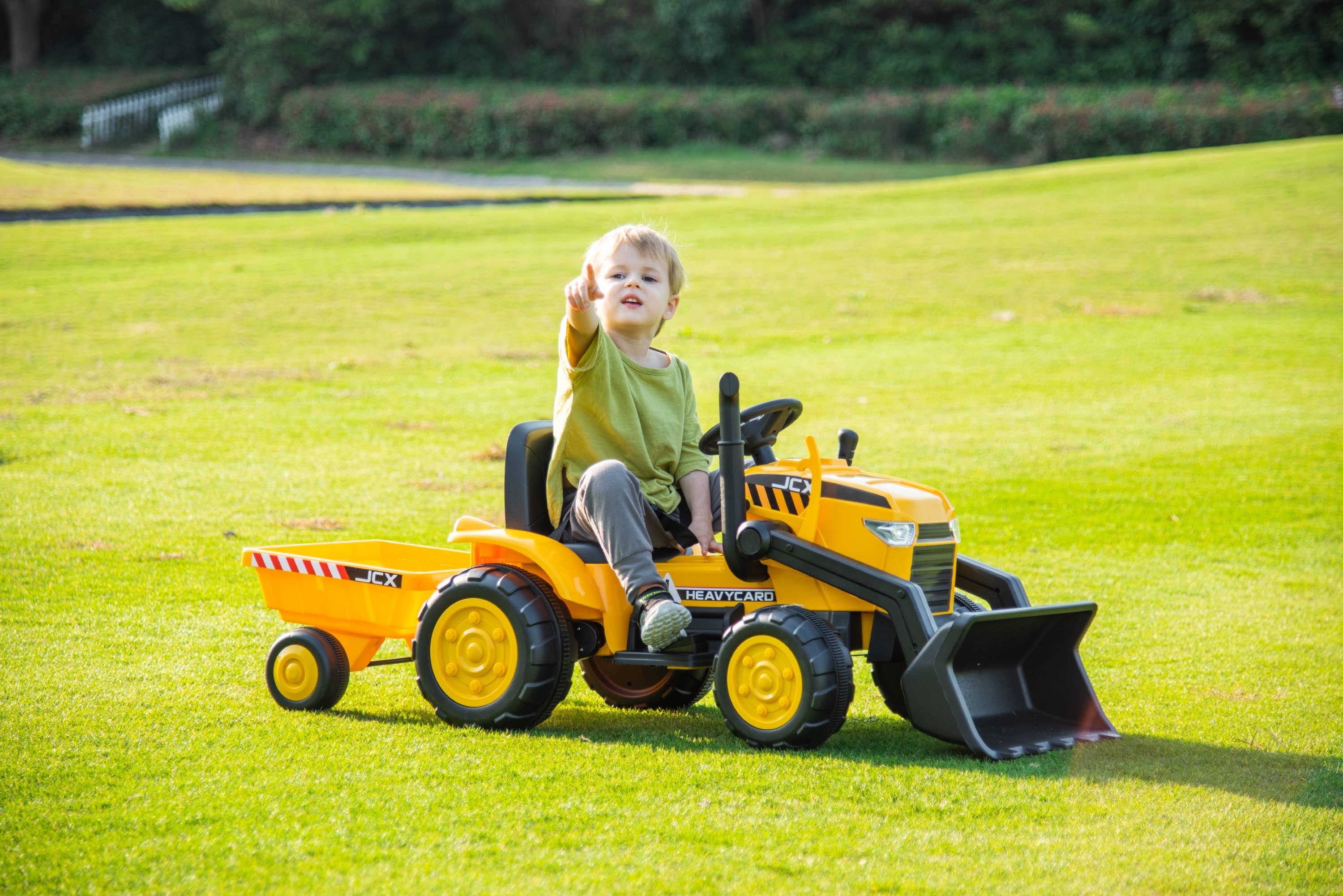 Yellow 12V Freddo Excavator 1 Seater Ride on for Kids for wholesale on Faire5