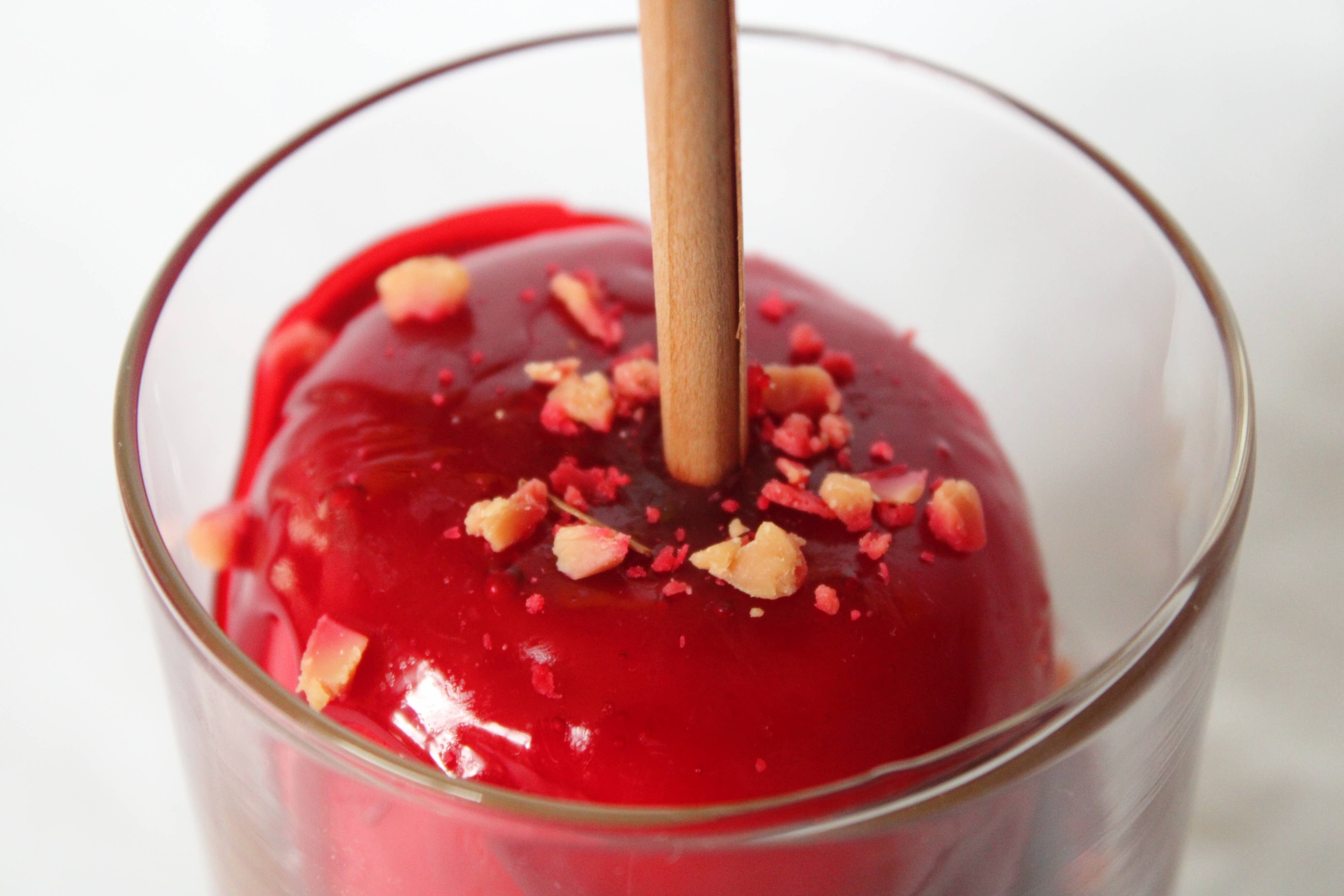 Sweet Themes Candle Co. - Wholesale Novelty Candle - McIntosh Candy Apple1