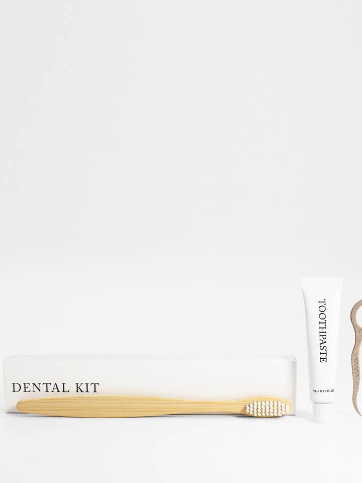 Brosse à dents en bambou, Cure-dent avec fil dentaire, Dentifrice pour la vente par Sustayne