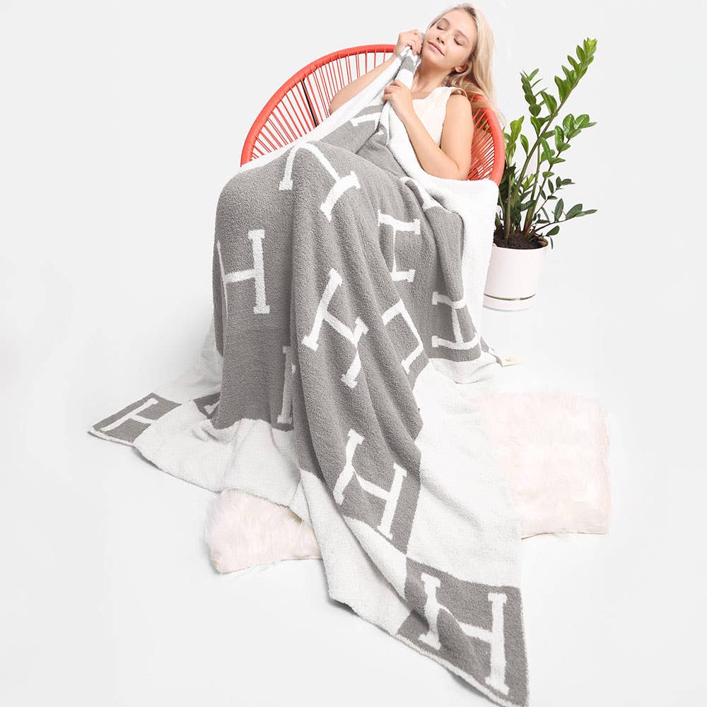 Sensibling Corp. - Wholesale Keychain - Women's - Initial Monogram Patterned Reversible Throw Blanket18