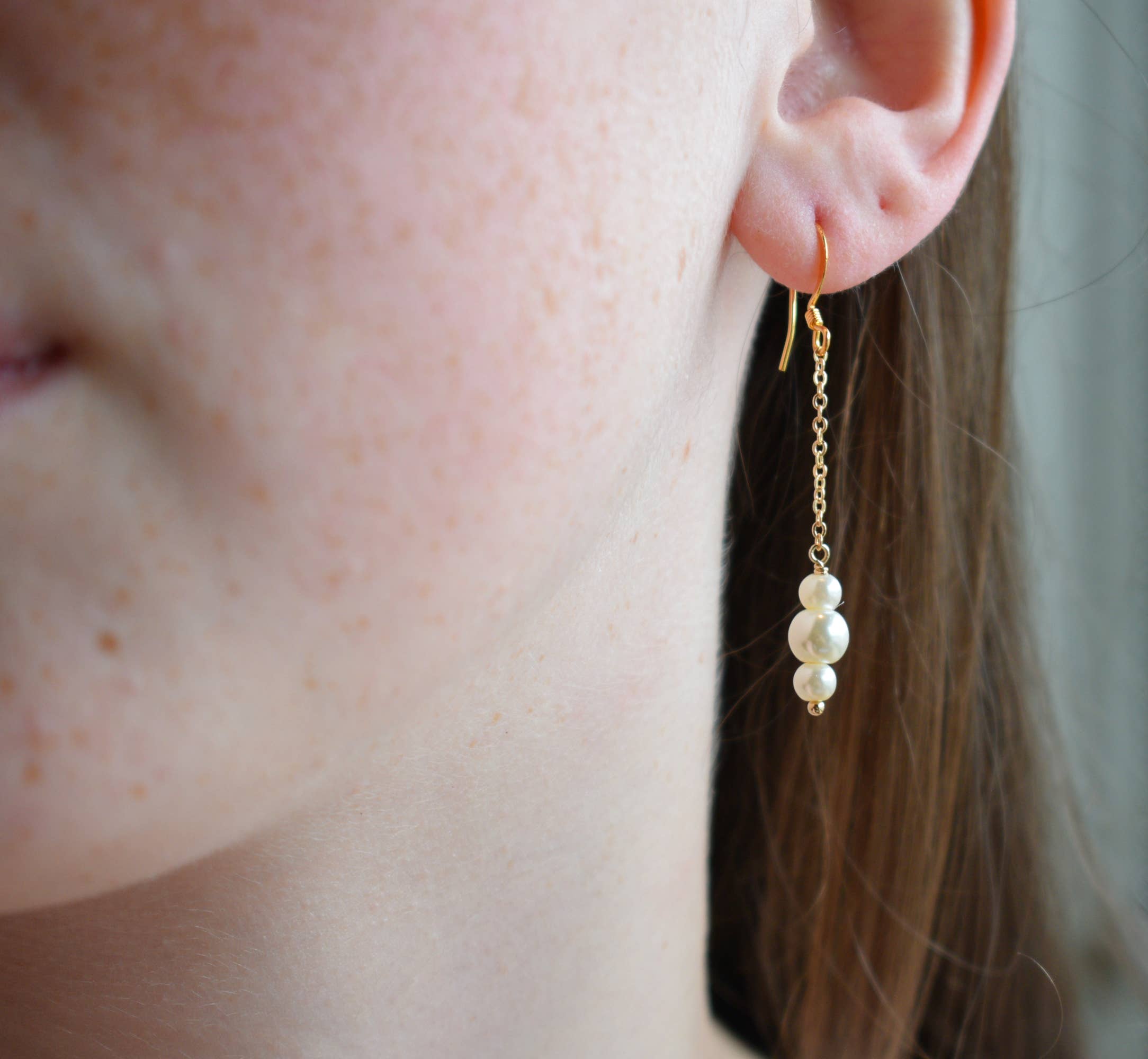 Edgy Petal Jewelry - Wholesale Dangle Earrings - Gold Dainty Pearl Chain Earrings1