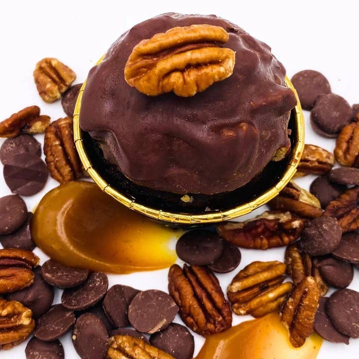 Purecake - Wholesale Chocolate Covered Sweets - Pecan Chocolate Cupcake – A rich and crunchy delight 🍫✨0