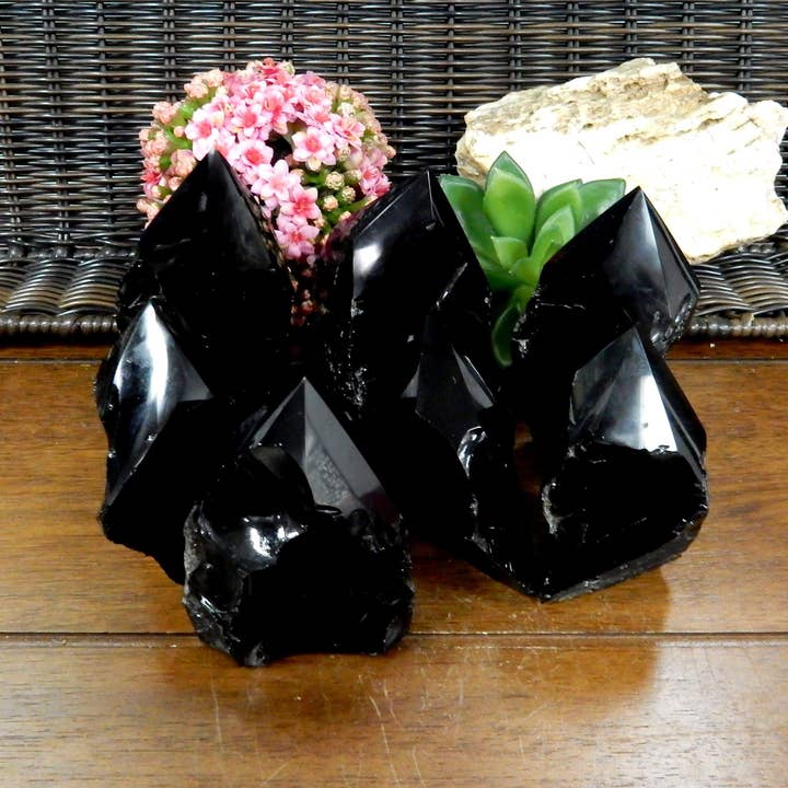 Rock Paradise - Vente Pierre et cristal de spiritualité - Pointes semi-polies en obsidienne noire cristalline vendues au poids8