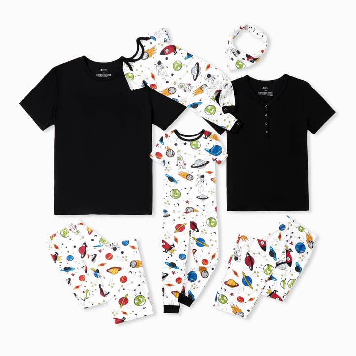 Ensemble de pyjama assorti à manches courtes en bambou à motif spatial pour la vente par PatPat Matching