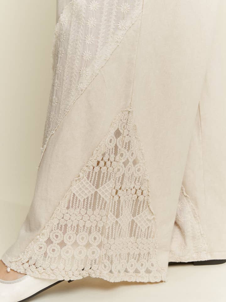 Mineralvaskede bukser med øjenhulsmønster og blonde detaljer HP6412 for engroshandel hos J.Her