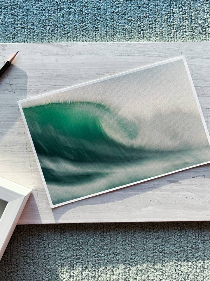 'Oceaninspireret kunstværk 'Filmy Cascade' (kun print)' for engroshandel hos art+drift