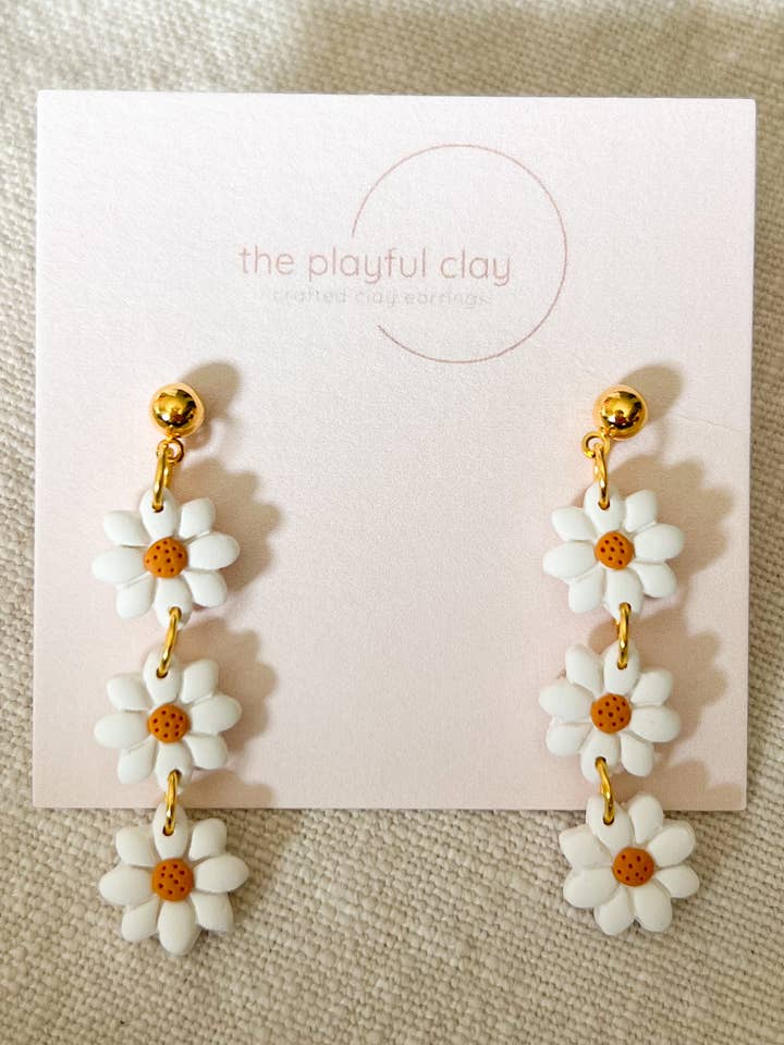 Dreifacher Gänseblümchenanhänger für den Großhandel von The Playful Clay