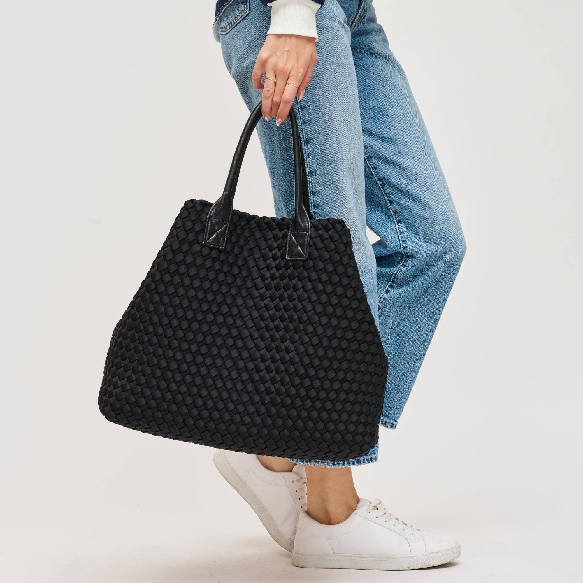 Urban Expressions – Großhandel Tragetasche – Damen – Ithaca Tote aus gewebtem Neopren mit veganem Lederhenkel3