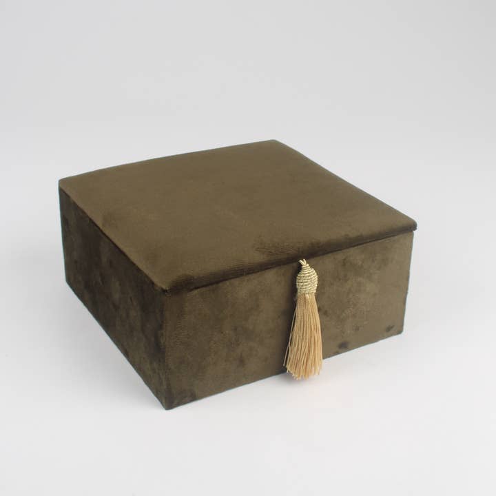 Originals International Ltd – wholesale Jewellery box/organiser – Luxurious Velvet Jewellery Box1