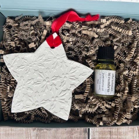 Christmas Hanging Diffuser Gift Set (Wholesale) for wholesale by Cornucopia Creative Studio