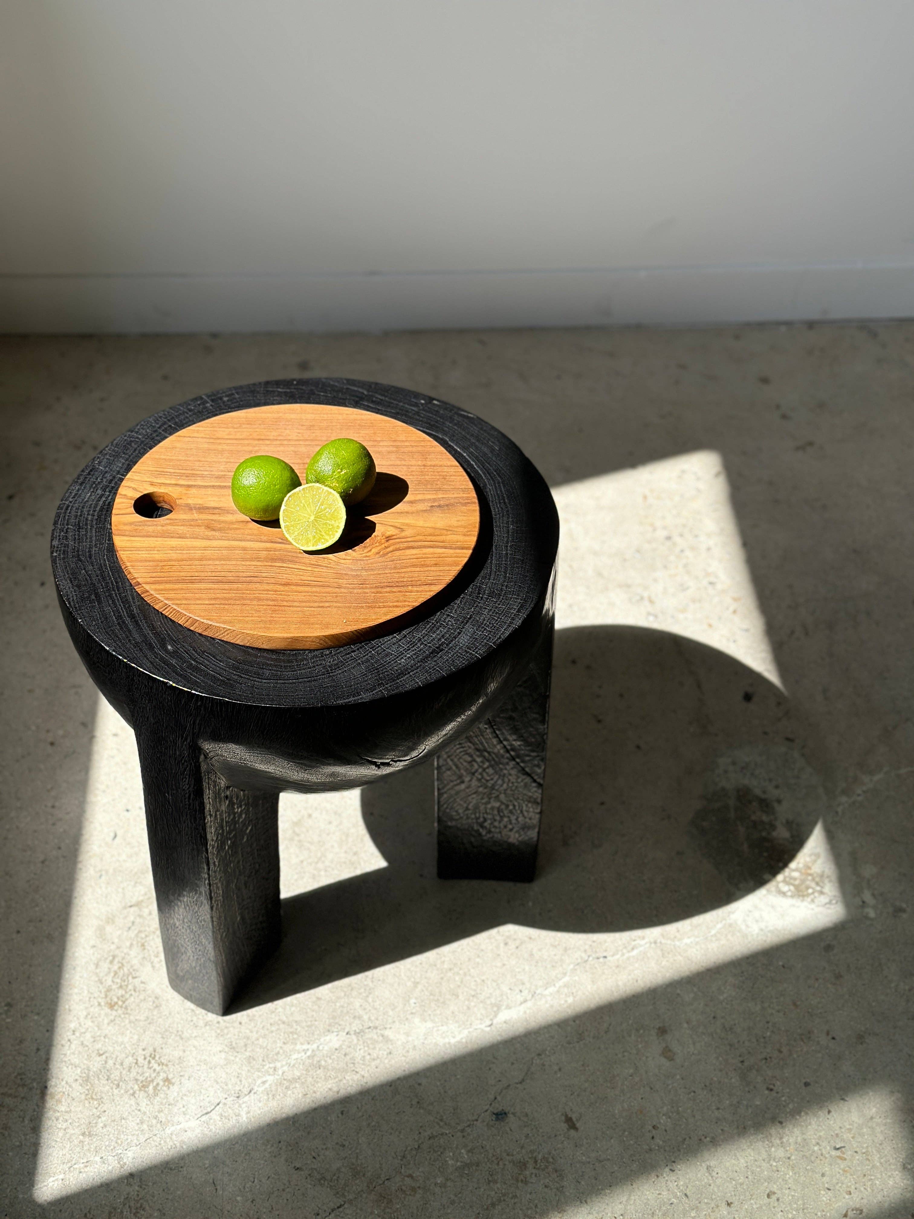 Office Objets – wholesale Skärbräda – Rund skärbräda i urholkad teak D:3085