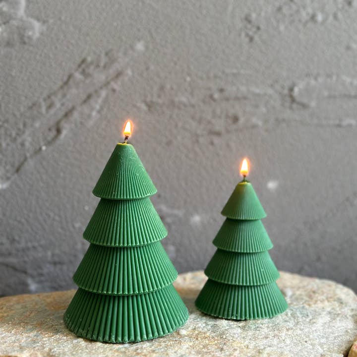 LA AROMA CANDLE CO. - Wholesale Novelty Candle - Ribbed Christmas Tree Candle (1pc)