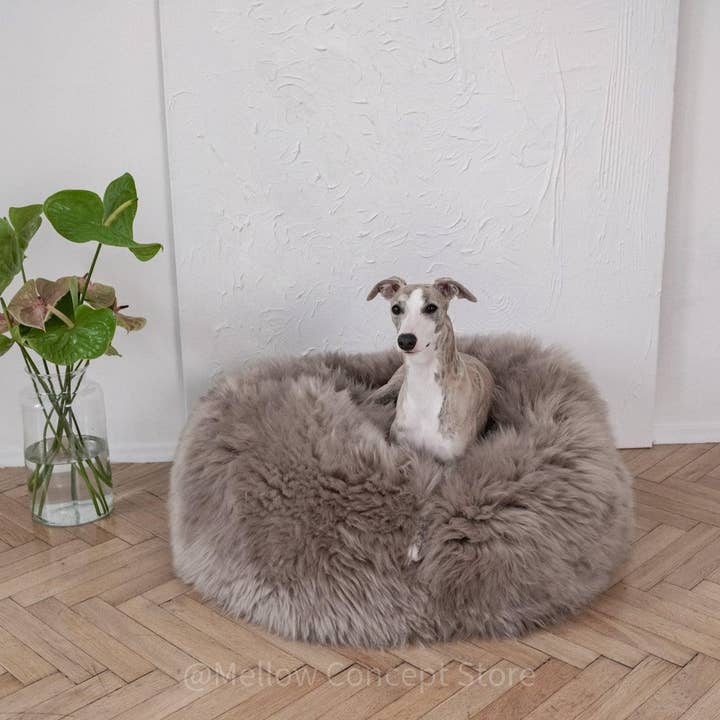 Mellow – Großhandel Haustierbett – Hund – Ovales Haustierbett aus natürlichem Lammfell, Greige