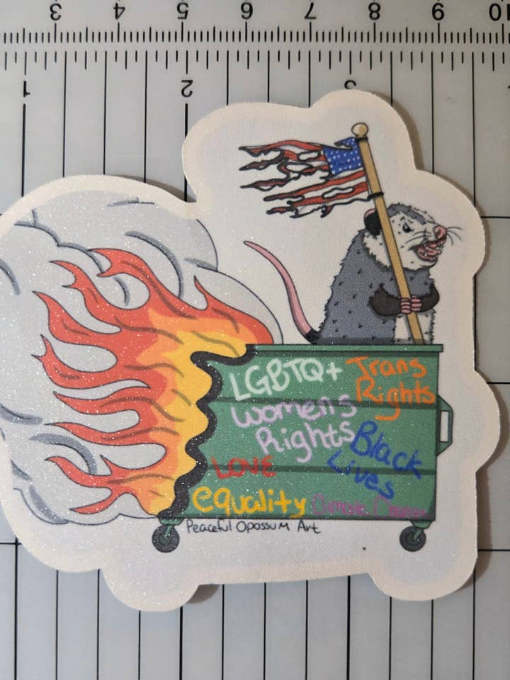 Autocolante de Gambá para Contentor de Lixo por atacado de Peaceful Opossum Art