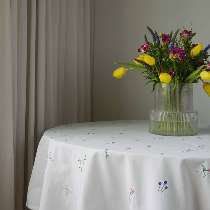 Blåmst - Wholesale Tablecloth - Flower Dug (Round)0
