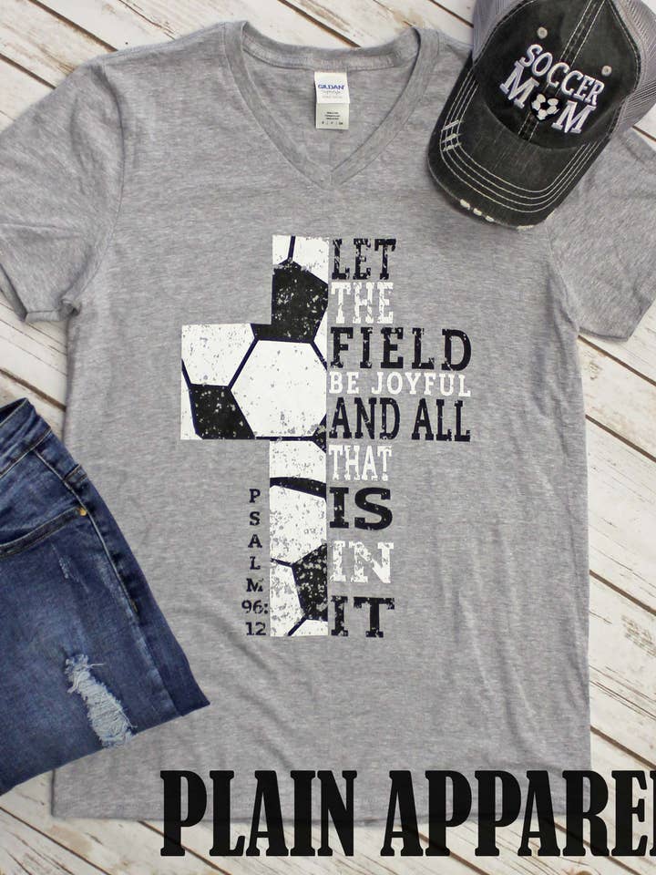 Football Psaume 96:12 Cross V-cou pour la vente par Plain Apparel Tees