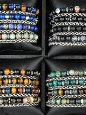 Bracelet ou collier double tour en pierres et acier pour la vente par Unique Brand