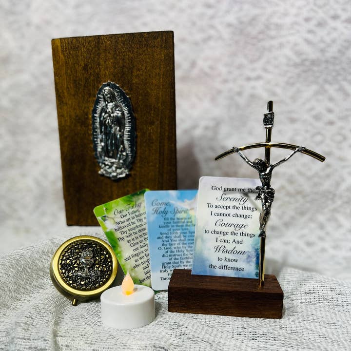 Oremus Mercy - Venta al por mayor Cajas decorativas - Altar portátil para los enfermos y confinados en casa con la Virgen de Guadalupe