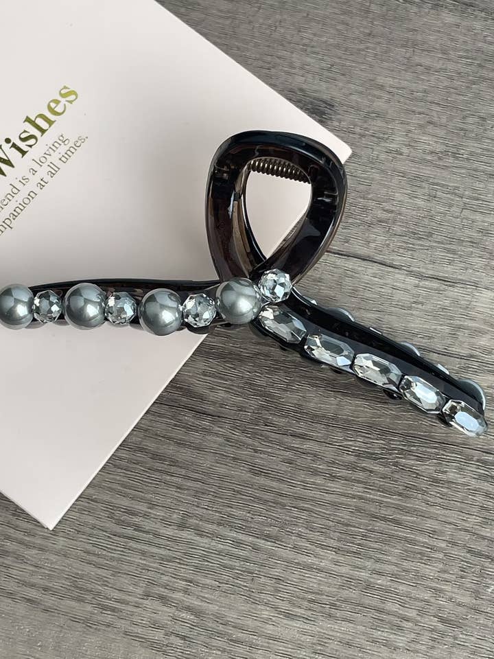 Versatile Acrylic Hair Clip L5040 for wholesale by Ole